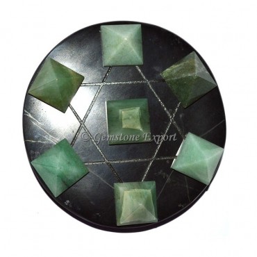 Black Agate With Green Aventurine Pyramids