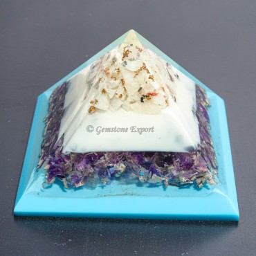 Amethyst With White Rainbow Orgonite Pyramid